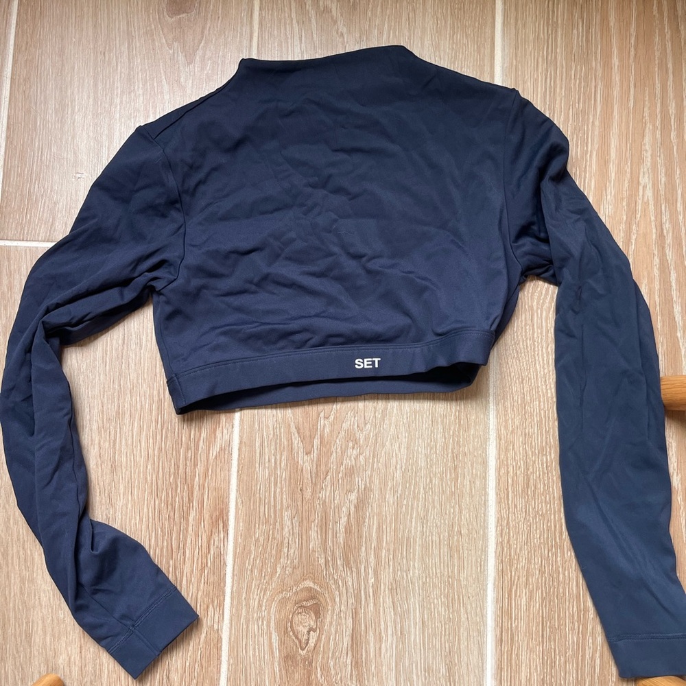 SET Active Navy Long Sleeve Mock Neck Crop Top